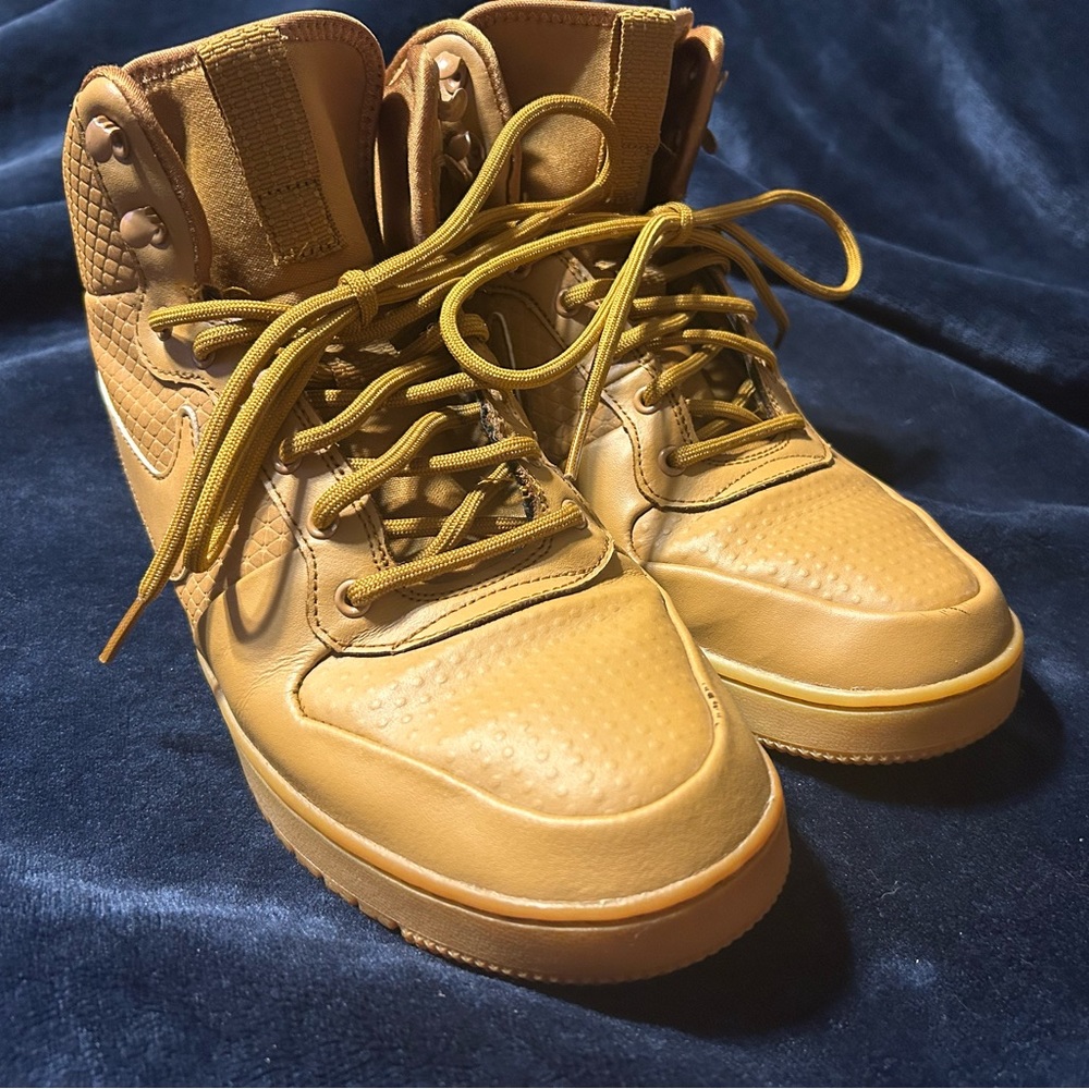 Men’s Nike Boots